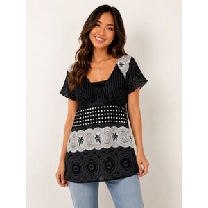 Bay Studio Black & White Geometric Career Blouse Empire Waist Tie Flutter Size M